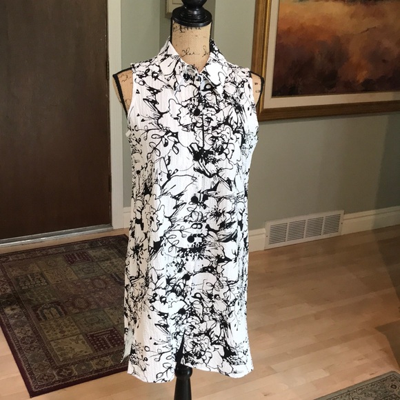 Soft Surroundings Dresses & Skirts - Soft Surrounding Button Up Dress in Small Flared